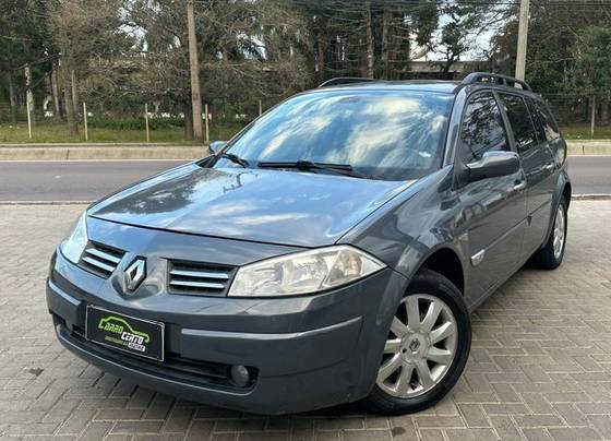 RENAULT MEGANE 1.6 DYNAMIQUE GRAND TOUR 16V FLEX 4P MANUAL RENAULT MEGANE 1.6 DYNAMIQUE GRAND TOUR 16V FLEX 4P MANUAL
